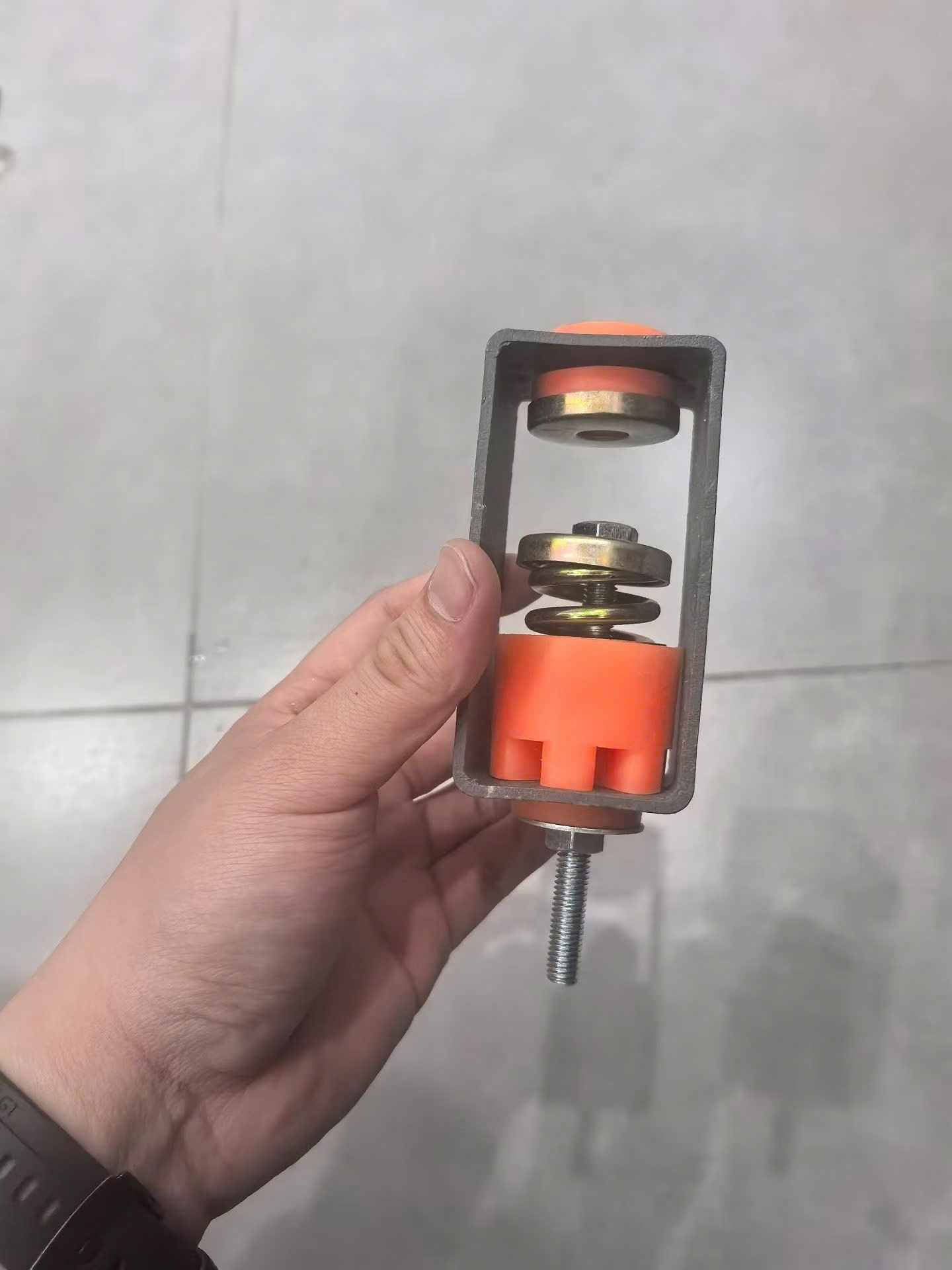 Giảm Xóc Trần (Ceiling Shock Absorber) lò so giảm trấn